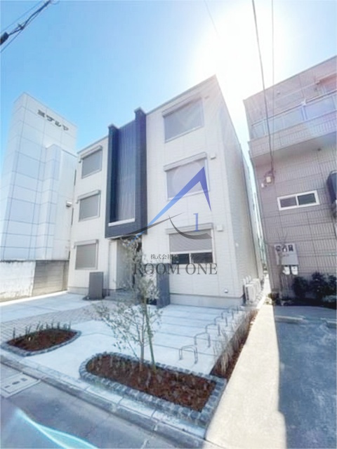 ＦＥＬＩＣＥ　ＫＩＴＡＳＥＮＪＵ