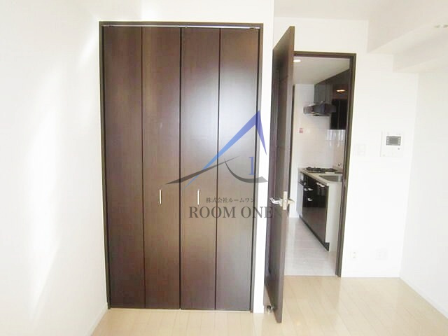 ファーストリアルタワー新宿の居間・リビング|洋室のお部屋です。