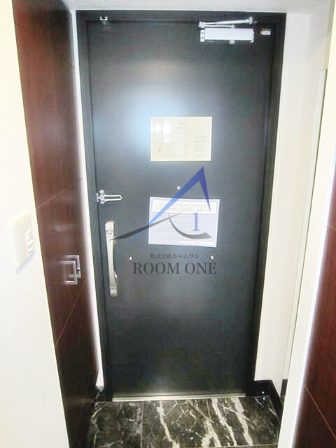 ファーストリアルタワー新宿の玄関|玄関です。