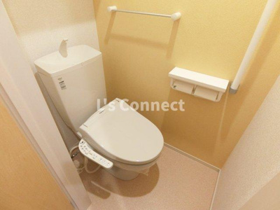 【トイレ】 | スウィートインプレス・エム | 温水洗浄便座付きのトイレ。