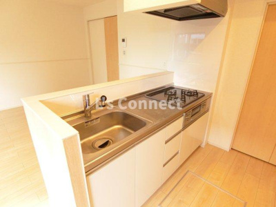 【キッチン】 | スウィートインプレス・エム | ３口ガスコンロのシステムキッチン。