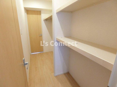 【収納】 | スウィートインプレス・エム | ２部屋を繋ぐウォークスルークローゼット。