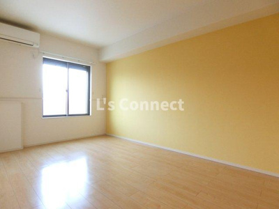 【その他】 | スウィートインプレス・エム | 洋室にもエアコン付きです。