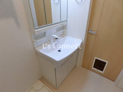 【洗面所】 | スウィートインプレス・エム | 朝の支度もスムーズな独立洗面台。