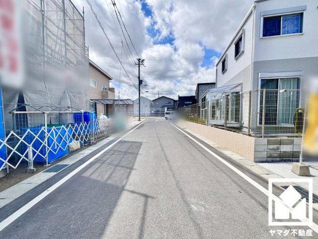 大津市堅田１丁目　3期　1号棟の前面道路含む現地写真