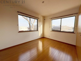 リラックスできるプライベート空間で、快適な睡眠をサポート。個人の好みに合わせたインテリアや寝具で心地良さを追求。プライベートな時間を過ごし、リフレッシュする場所におすすめです。
