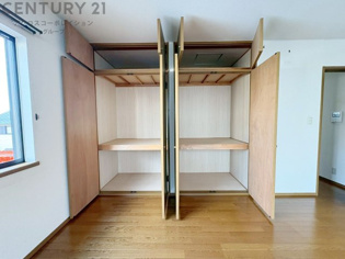 天袋付き大容量の収納スペースです。