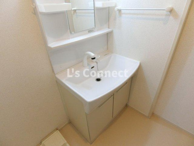 【洗面所】 | クワルツ・ド・ロッシュ龍 | 朝の支度もスムーズな独立洗面台。