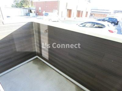 【バルコニー】 | クワルツ・ド・ロッシュ龍 | 晴れた日には洗濯物もたくさん干せます。