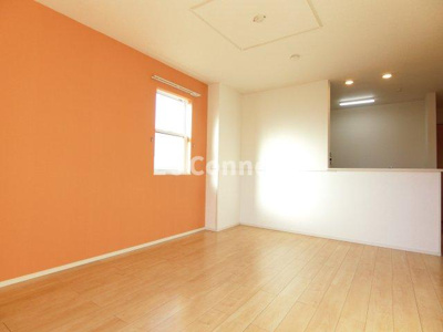 【居間・リビング】 | クワルツ・ド・ロッシュ龍 | 角部屋で２面に窓があります。