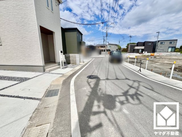 大津市堅田１丁目　3期　3号棟の前面道路含む現地写真