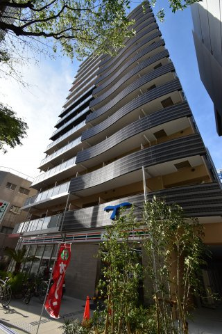 セレニテ桜川駅前プリエの外観