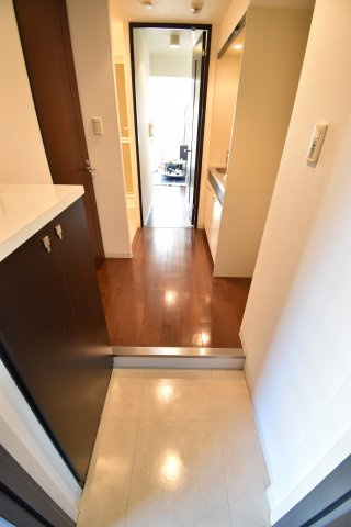 SWISS難波西の玄関