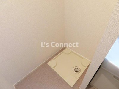 【設備】 | ソルカリーノ | 室内洗濯機置き場には排水パン付き。