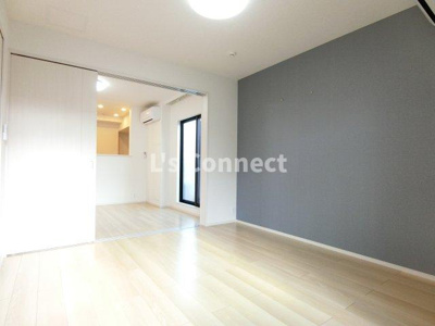 【内装】 | ソルカリーノ | 洋室はアクセントクロス仕様。