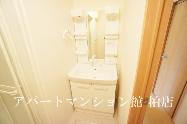 メゾンリッシュBの洗面所