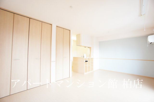 メゾンリッシュBの居間・リビング