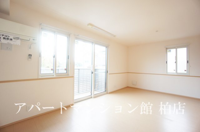 メゾンリッシュBの居間・リビング