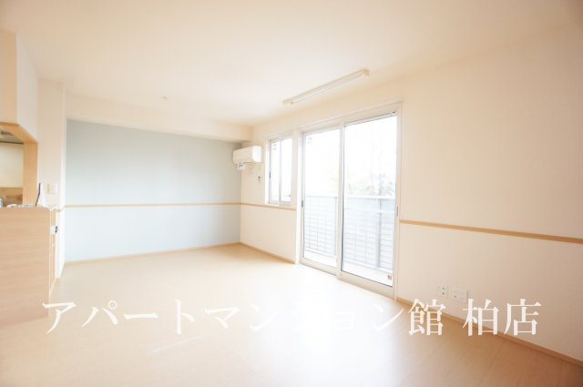 メゾンリッシュBの居間・リビング