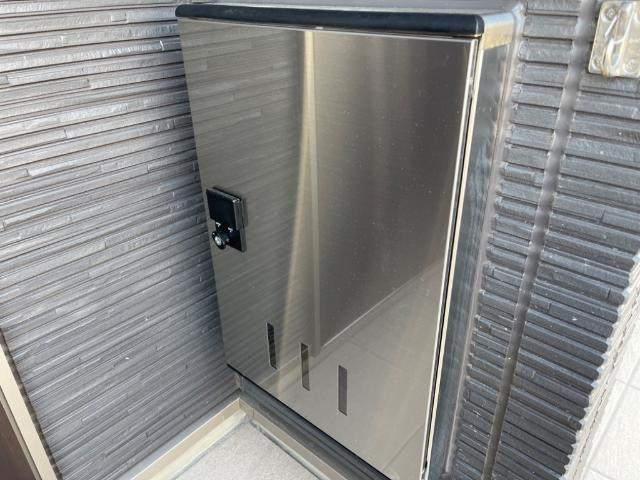 プライムローズの玄関|宅配ボックス（イメージ）