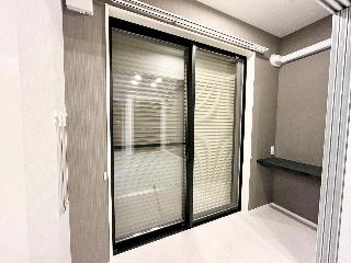 コルナスの内装|窓シャッター（イメージ）