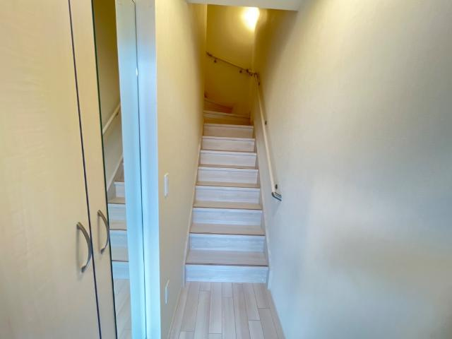 ボヌール・ハルルの玄関|階段