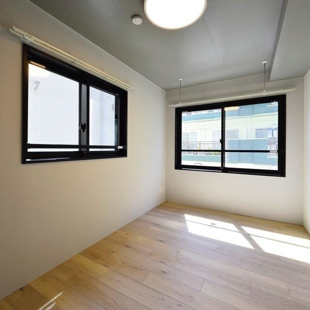 カーサピアッツァ新宿西落合の居間・リビング|居室、リビング