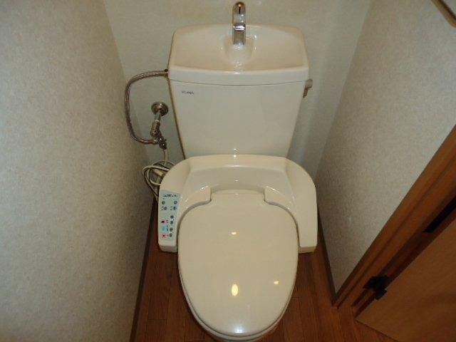 グリーンパークＢ棟のトイレ|シャワー付トイレ