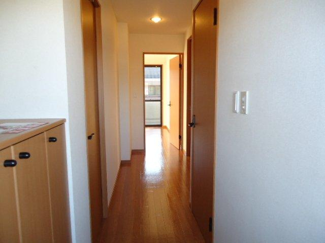 グリーンパークＢ棟の玄関|玄関