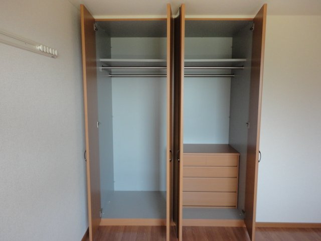 サザンクロスの収納|北側洋室クローゼット