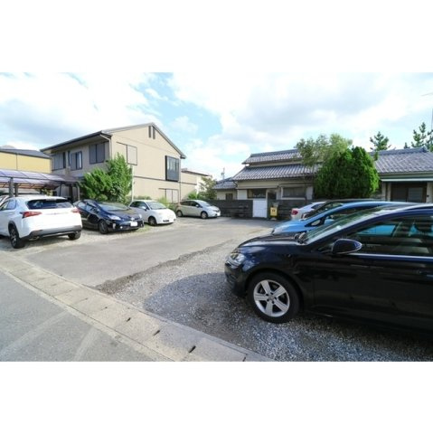 岐阜市薬師町の駐車場