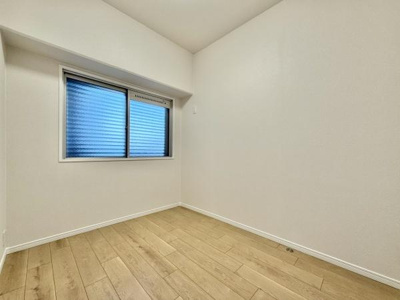 【洋室】 | メゾンドール堺 | 家族一人ひとりの大切なプライベート空間。趣味に合わせて使って頂けるようシンプルに仕上げてあります！