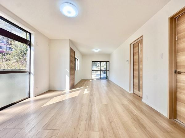 【居間・リビング】 | 垂水区千鳥が丘1丁目　中古戸建