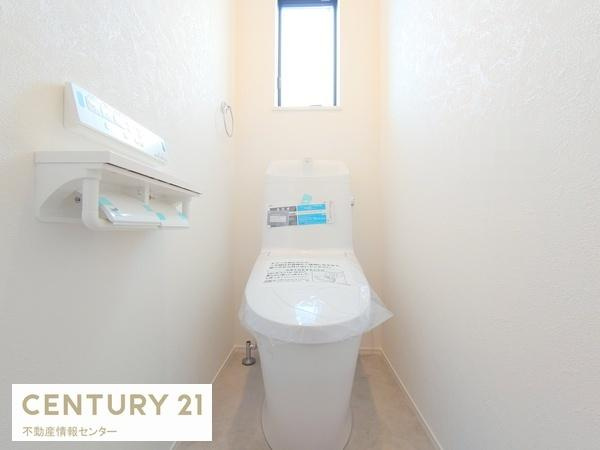 【トイレ】 | 南市岡１丁目　新築戸建 | 温水洗浄機能付きトイレ！