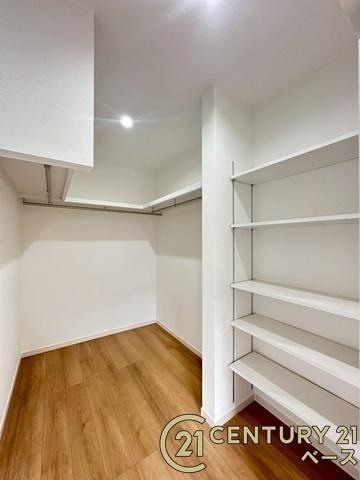 大和郡山市若槻町 ／新築一戸建の収納|■現地撮影写真■冬物のコートや季節のものなどたくさんしまえる広さ！