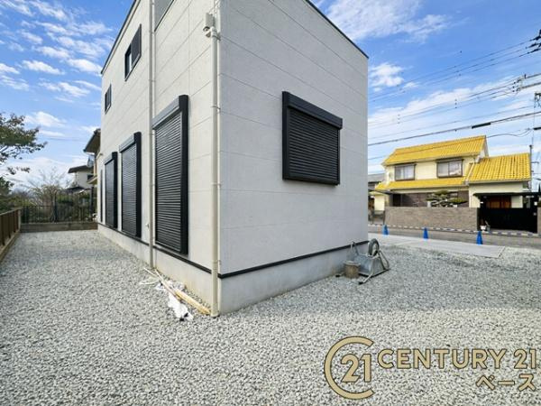 大和郡山市若槻町 ／新築一戸建の庭|■現地撮影写真■多用途に使用可能！広々としたお庭があります！