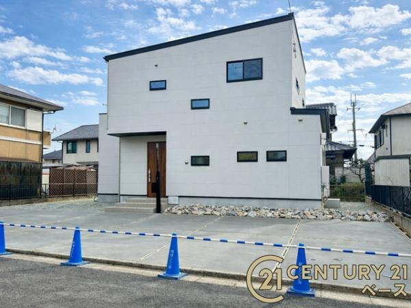大和郡山市若槻町 ／新築一戸建の外観|■現地撮影写真■省エネ基準適合住宅・室内外の仕様にこだわったスタイリッシュな邸宅です！お気軽にお問い合わせください！