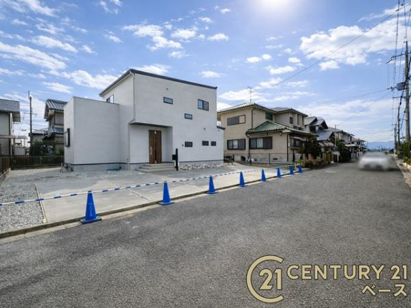 大和郡山市若槻町 ／新築一戸建の前面道路含む現地写真