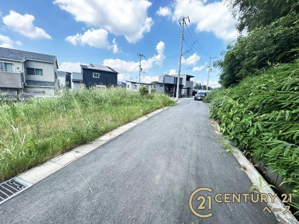 天理市石上町の売地の前面道路含む現地写真|■現地撮影写真■ 前面道路は４ｍ以上！