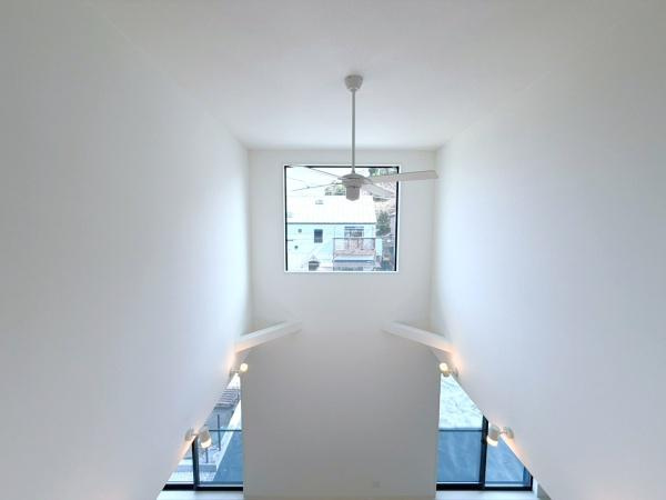 横浜市栄区犬山町の新築一戸建の居間・リビング
