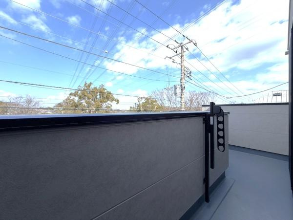 横浜市栄区犬山町の新築一戸建のバルコニー