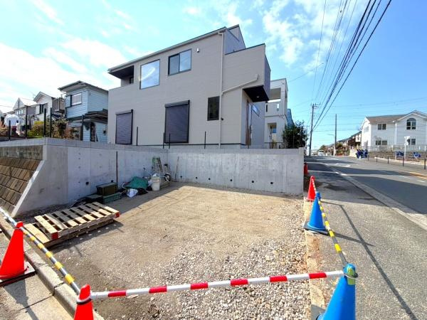 横浜市栄区犬山町の新築一戸建の駐車場