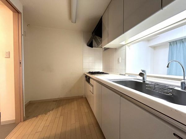 ファミールあざみ野スカーレットヒルズのキッチン|使いやすいキッチンです。
リビングをひと通り見渡せます。