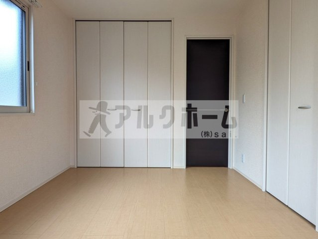 フローレスサクラの洋室