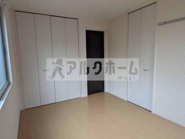 フローレスサクラの洋室