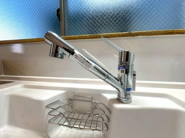 横浜市磯子区洋光台１丁目の中古一戸建のキッチン|浄水器付きなので蛇口をひねるだけで、おいしいお水がいつでも飲めてお子様がいるご家庭も安心ですね！