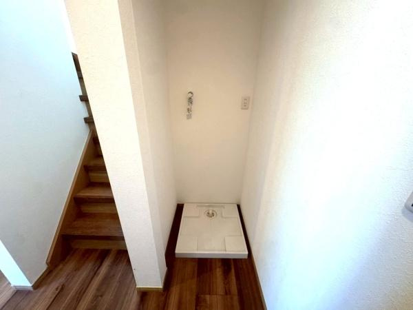 横浜市磯子区洋光台１丁目の中古一戸建の独立洗面台|洗濯用水栓・洗濯パン付き