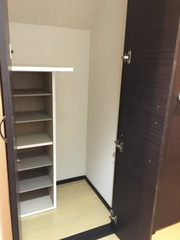 クレイノクリスマスローズの内装|シューズボックス