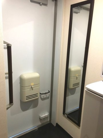 クレイノクリスマスローズの玄関|全身鏡付き