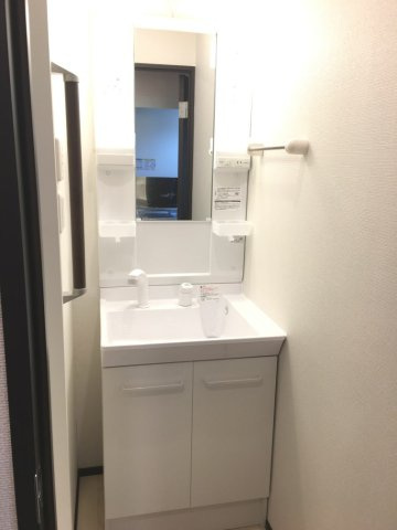 クレイノクリスマスローズの内装|独立洗面台